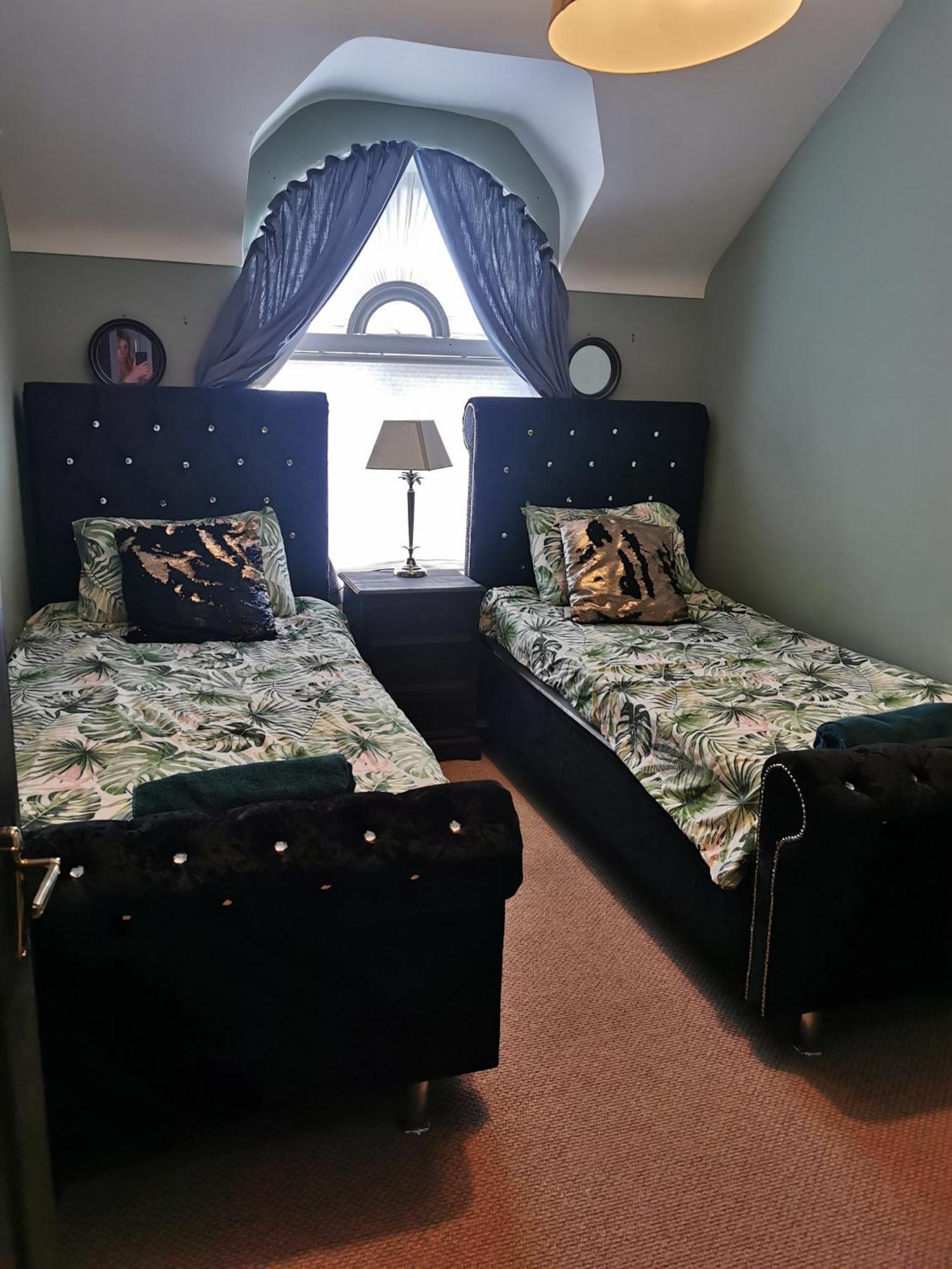 Palm Cove Bundoran Luxurious Sea View Balcony Free Wifi Netflix Sleeps 5 Apartment Exterior photo